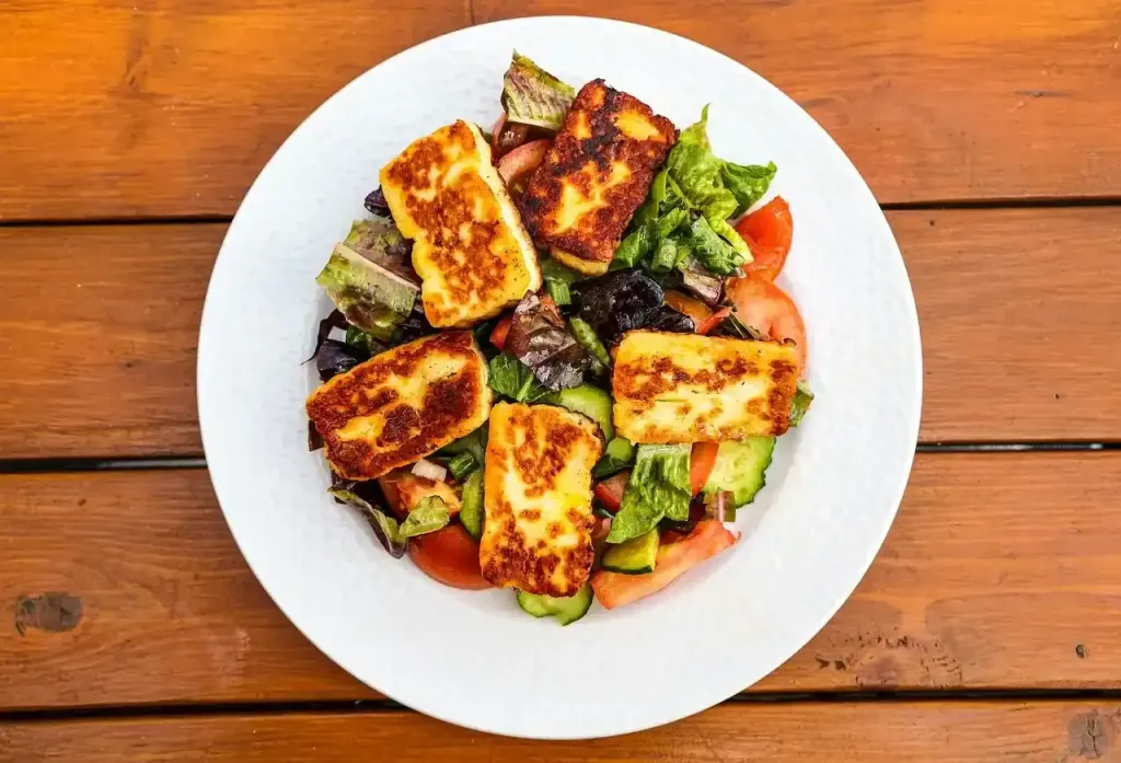 Ser Halloumi: Jak go jeść i cieszyć się wyjątkowym smakiem?
