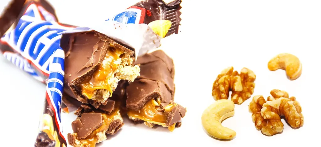 Ile kalorii ma Snickers? Odkryj prawdziwą wartość energetyczną ulubionego batonika!