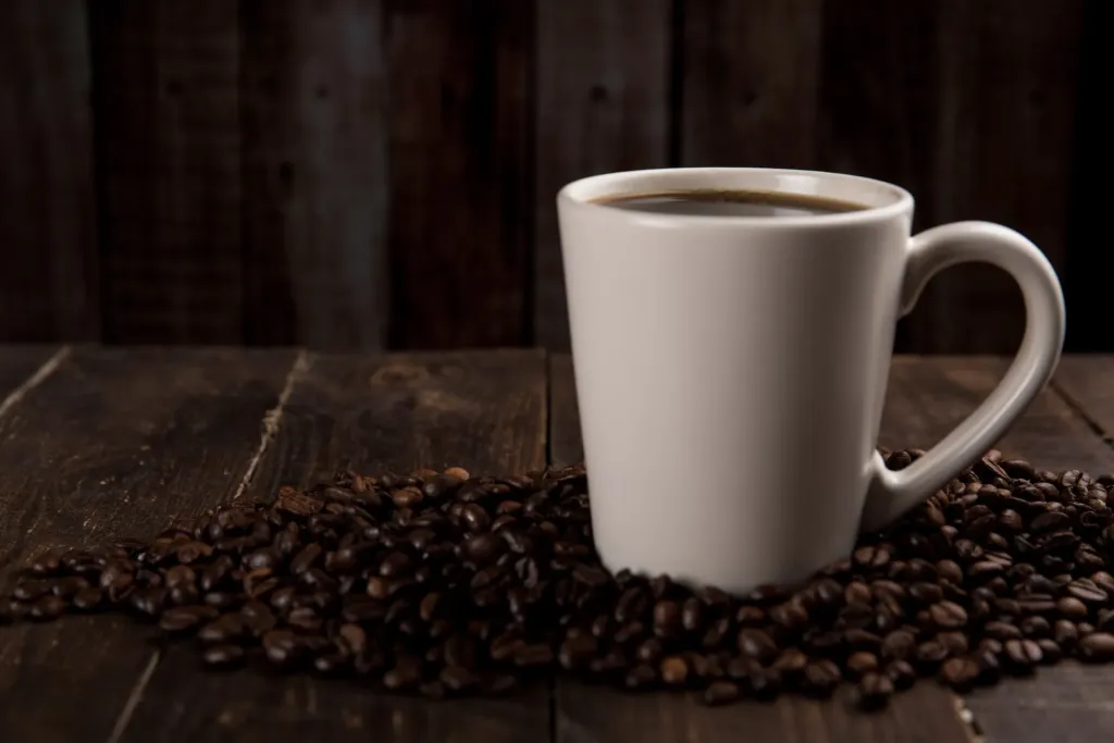 Klasyczna kawa americano – dlaczego ma tak wielu zwolenników?