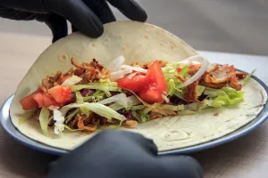 Ile kalorii ma McWrap klasyczny?