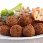 Ile kalorii ma falafel? Odkryj tajemnice kaloryczności tego smacznego dania